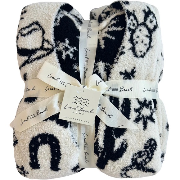 Western Fuzzy knit Cardigan/ Robe - Picture 2 of 3